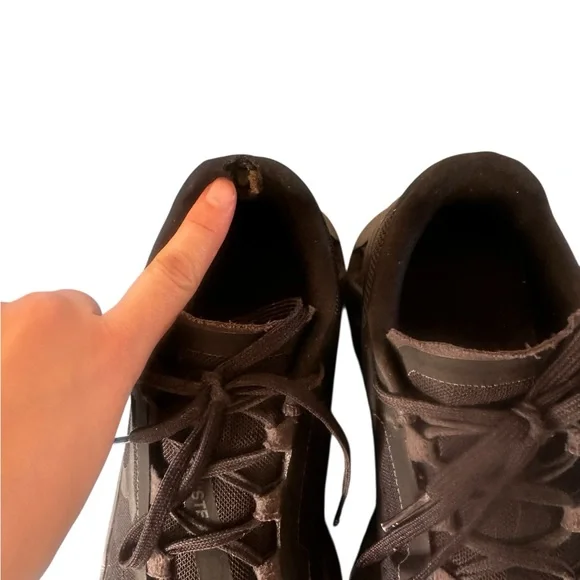 Sold On Cloud Monster Sneakers Womens 9.5 Black Running trainers Sporty - Picture 9 of 14